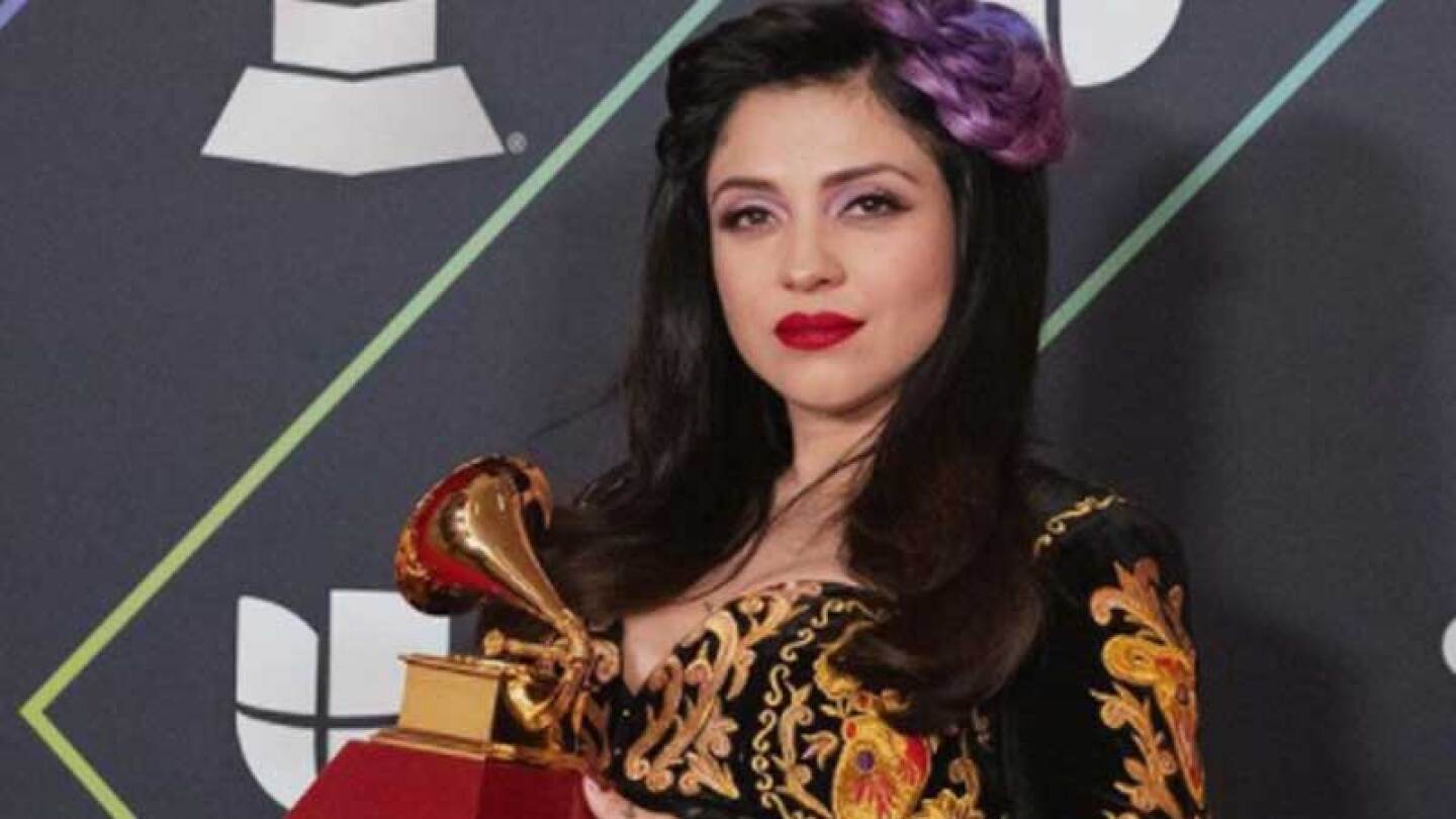 Mon Laferte ya es mamá