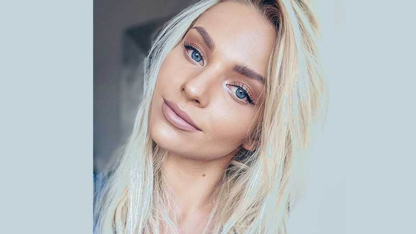 La rusa está filmando su primera película.