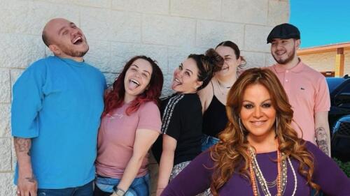 Hijo de Jenni Rivera espera la llegada de un nuevo miembro de la familia