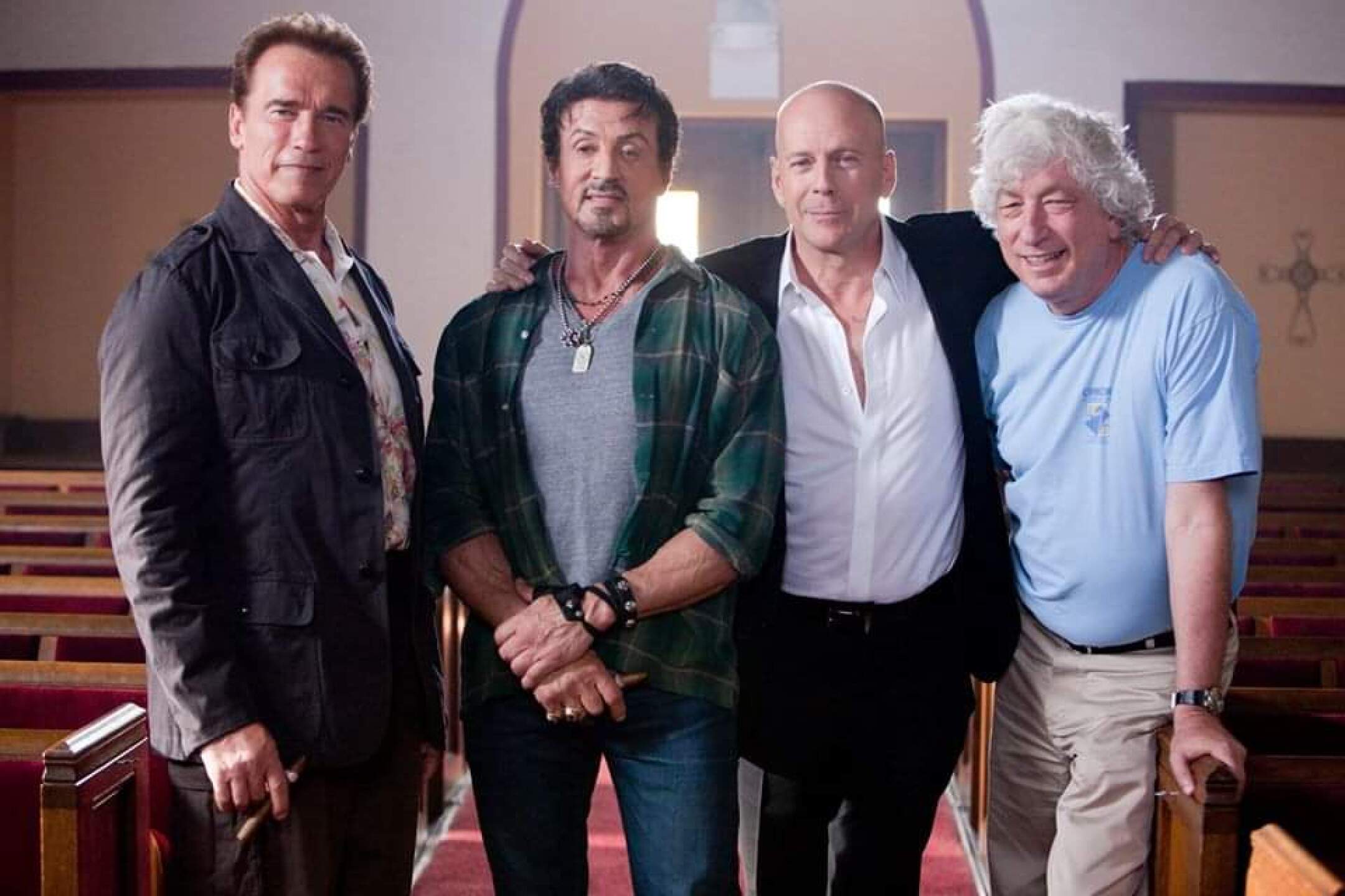 Arnold Schwarzenegger, Sylvester Stallone, Bruce Willis y el productor Avi Lerner 2010