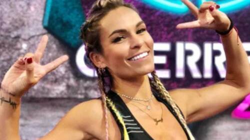 Jenny García pasa unas increíbles vacaciones en la playa junto a su hijo