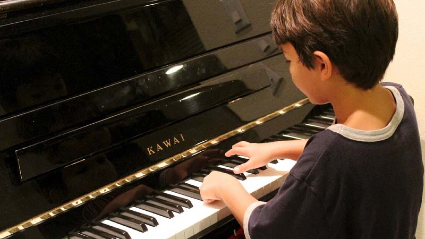 Niño de siete años crea el “vals del aislamiento”