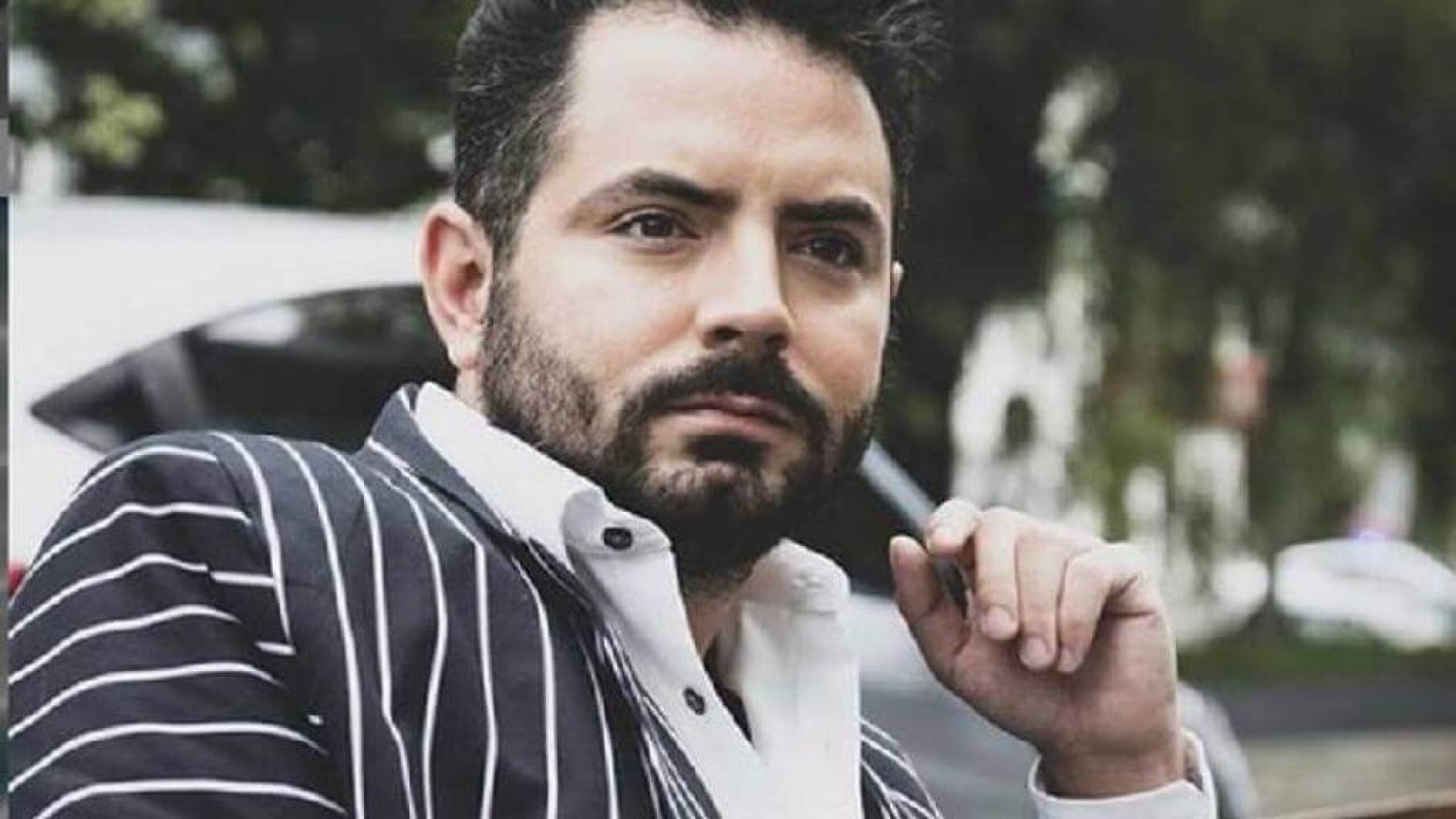 José Eduardo Derbez da la cara