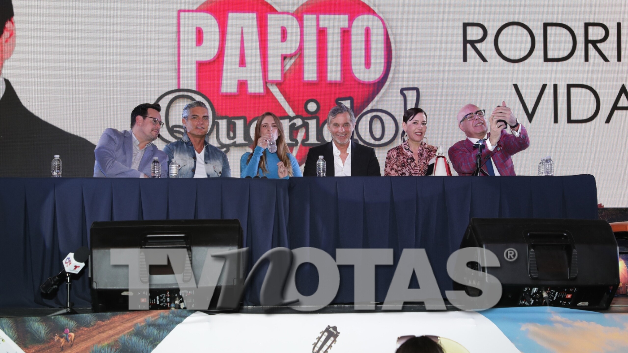 Conferencia de prensa Papito Querido