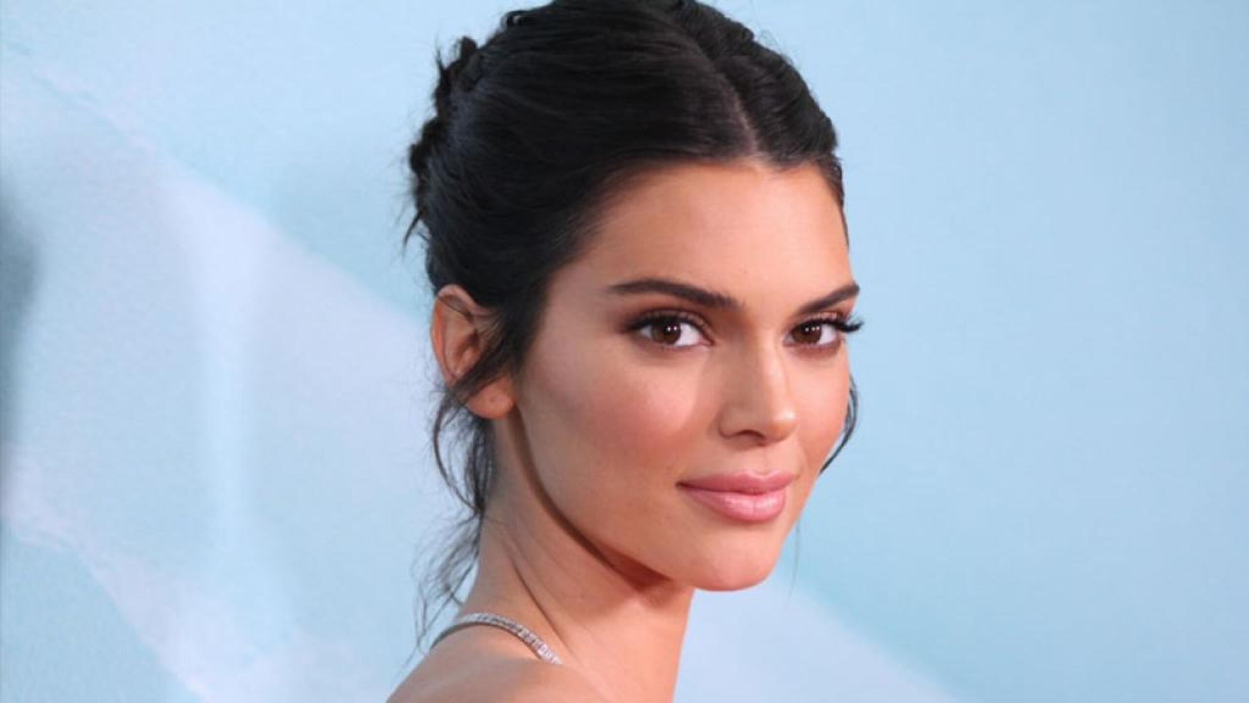 Kendall y Bad Bunny se habrían besado en antro