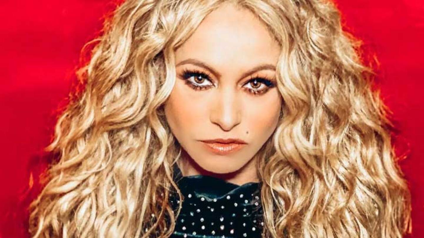 Paulina Rubio habría empujado a algunos reporteros