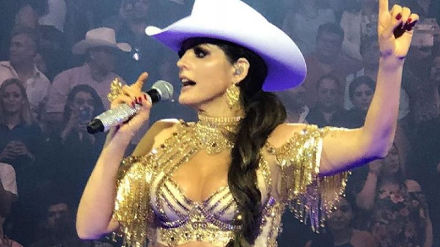 Ana Bárbara derrocha sensualidad