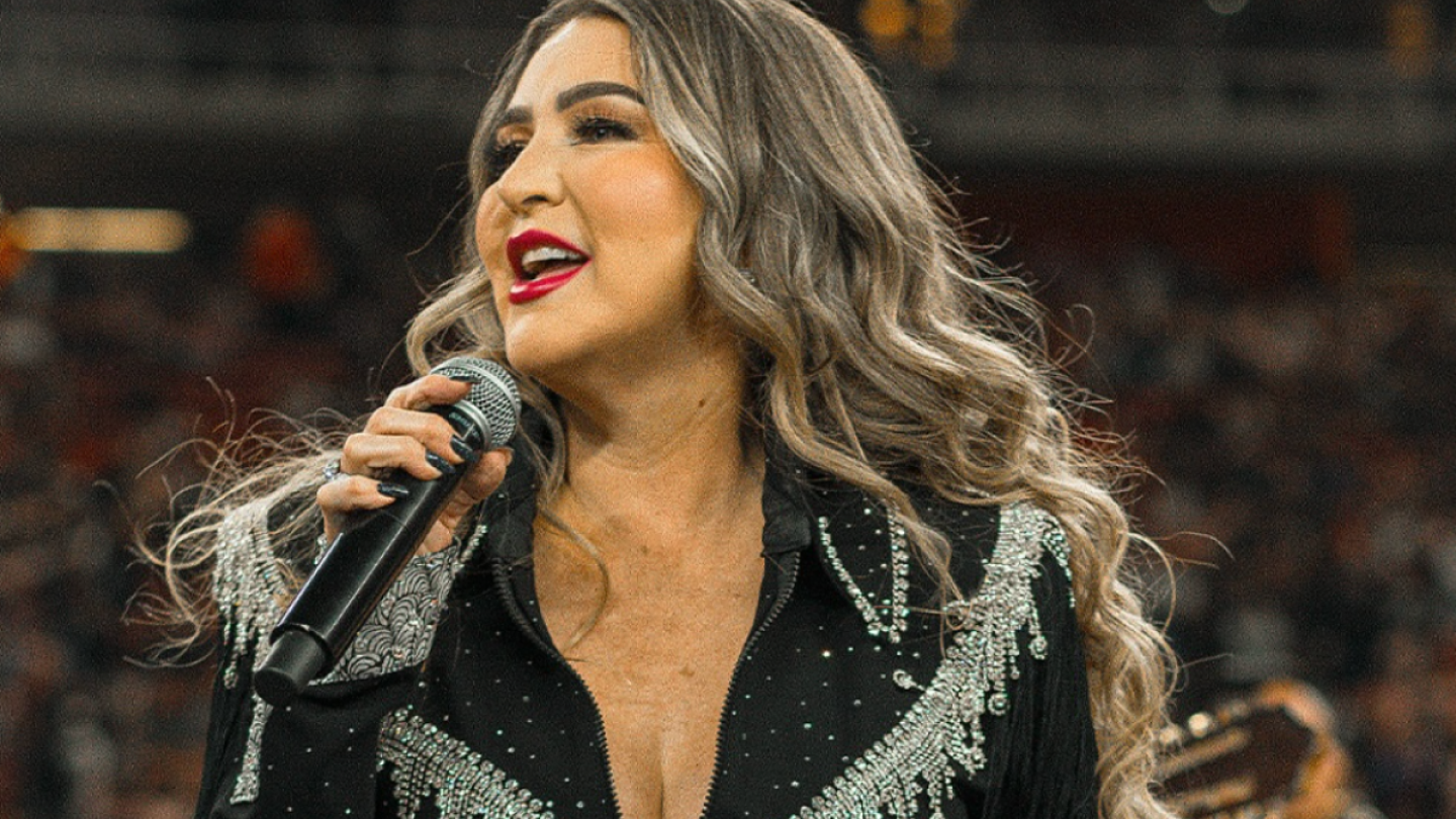 Alicia Villarreal se tapó los golpes