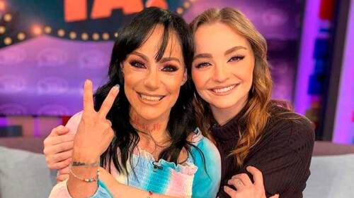 Lolita Cortés es abuela de un niño