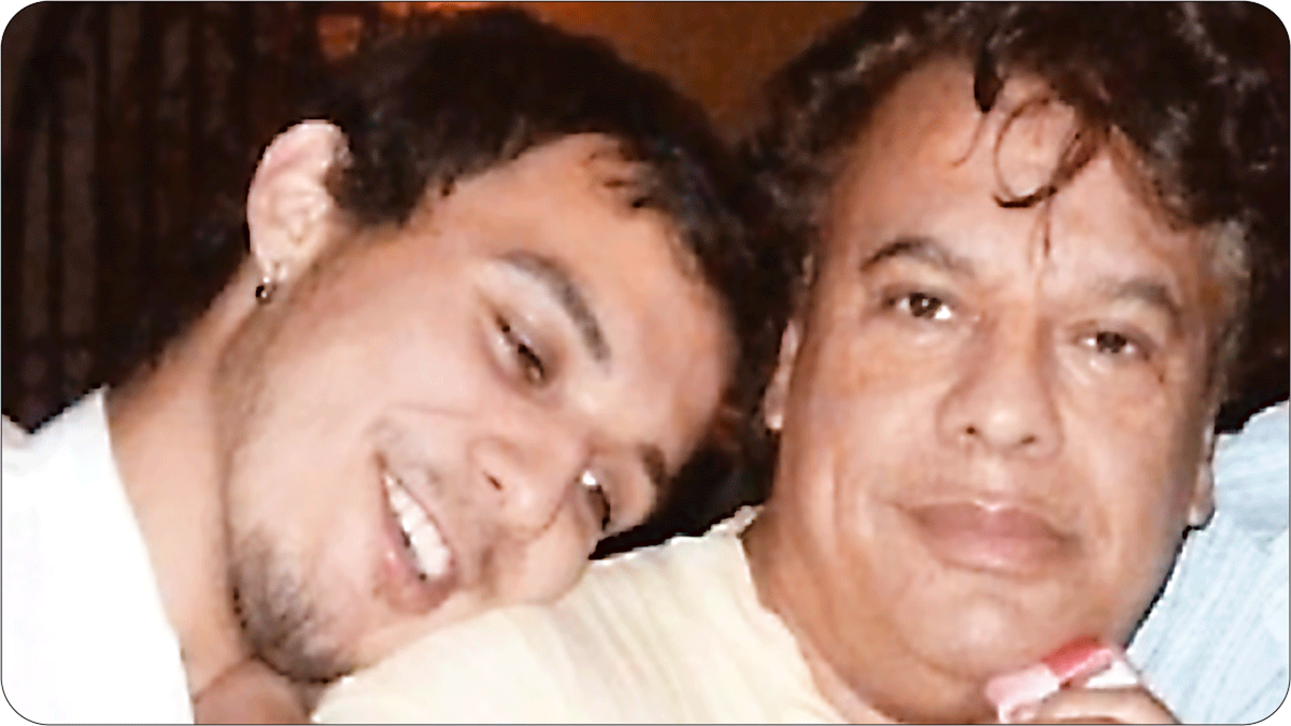 Juan Gabriel junto a su hijo Joao, antes de la muerte del cantante