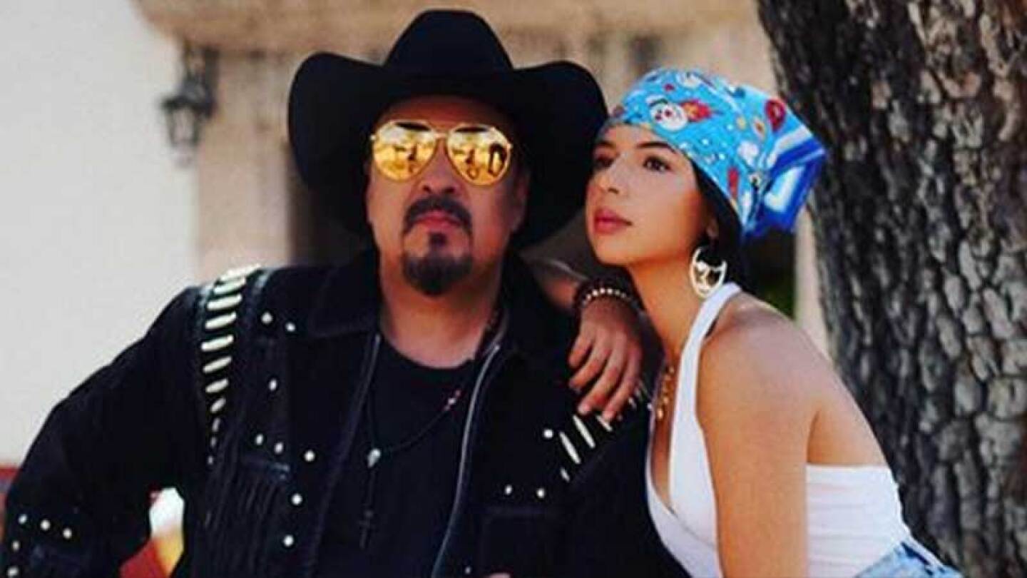 Pepe Aguilar felicitó a su hija en pleno concierto