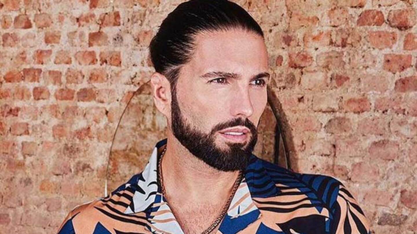 Poncho de Nigris fue despertado por su esposa