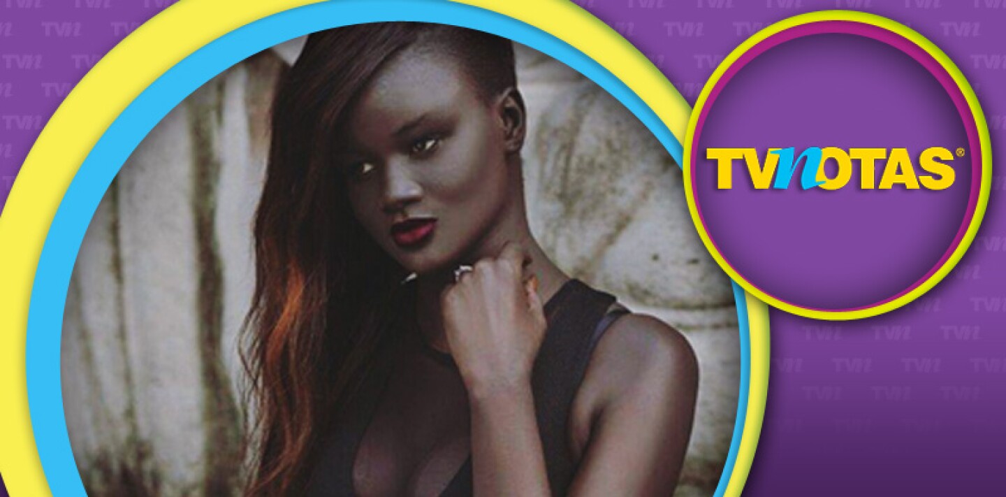Modelo de raza negra sorprende por su inusual y oscuro tono de piel.