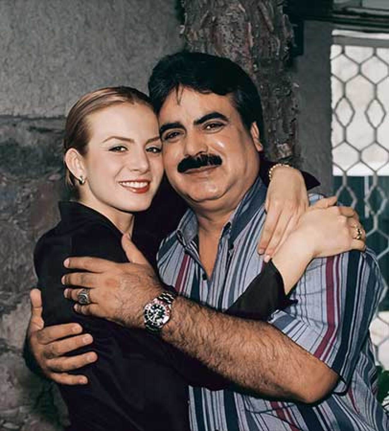 La actriz es hija del primer matrimonio del señor Luis Navarro Tinajero