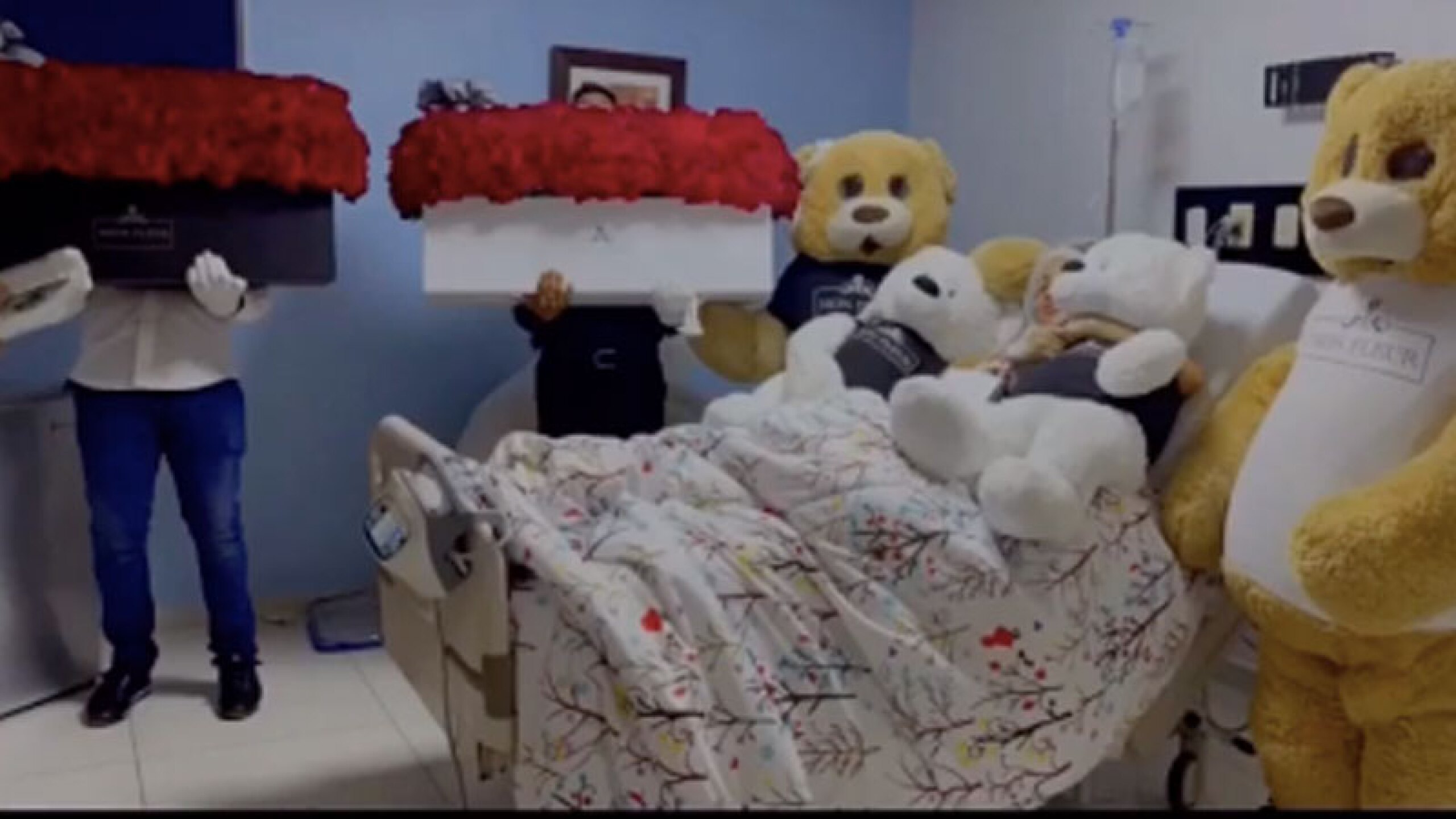 Yailin la Más Viral, se sometió a una cirugía estética y Anel la sorprendió con hermosos regalos en el hospital.