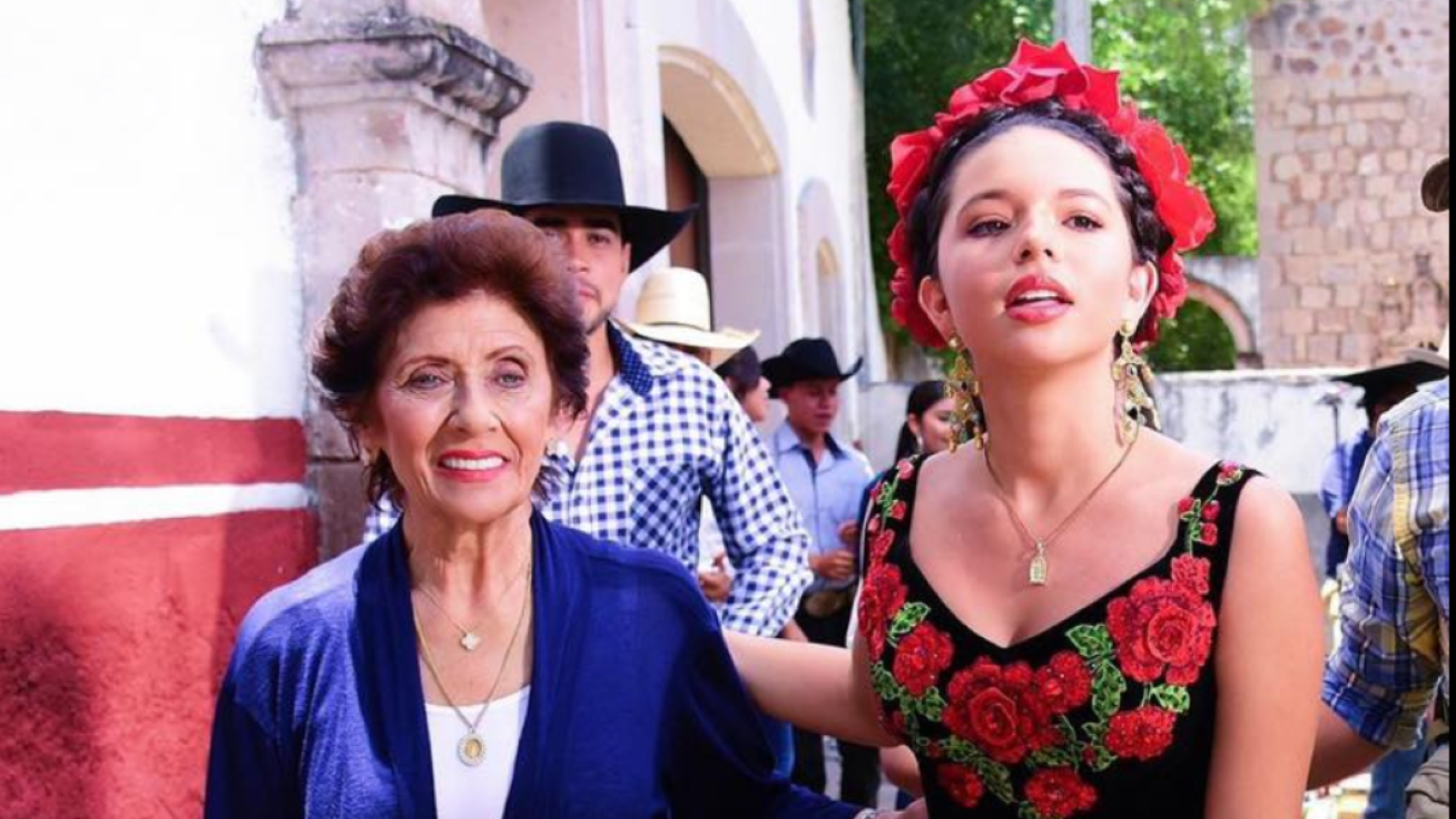 Abuelita de Ángela Aguilar-3.png