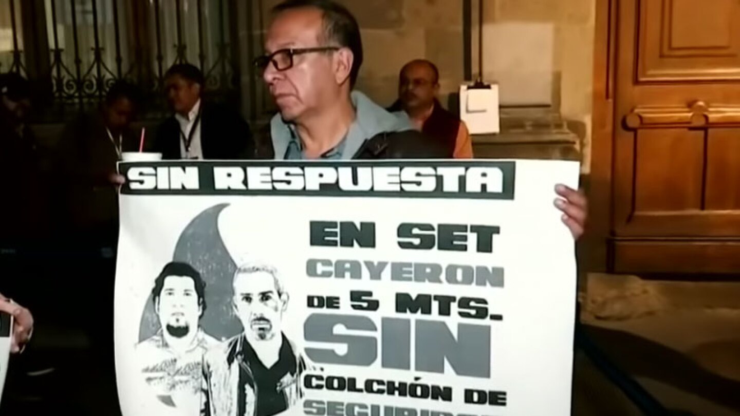 Actores protestan por mejores condiciones de trabajo pero temen ser vetados