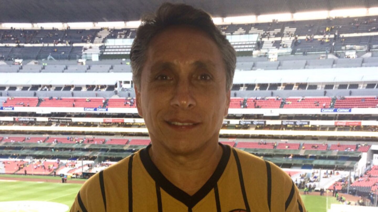 Manuel Negrete es dado de alta, se recupera de Covid-19