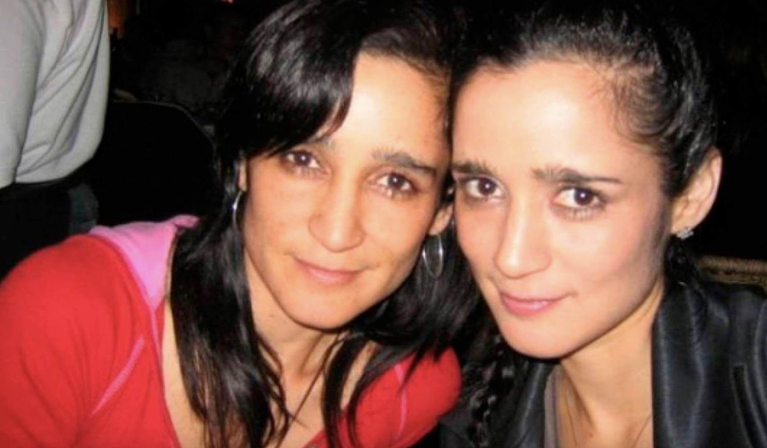 Julieta. Venegas y su hermana jovenes