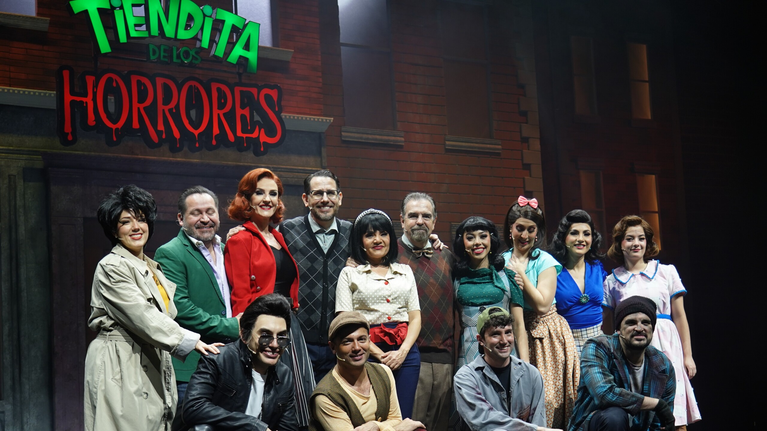 La tiendita de los horrores con Chantal Andere y Lorena de la Garza