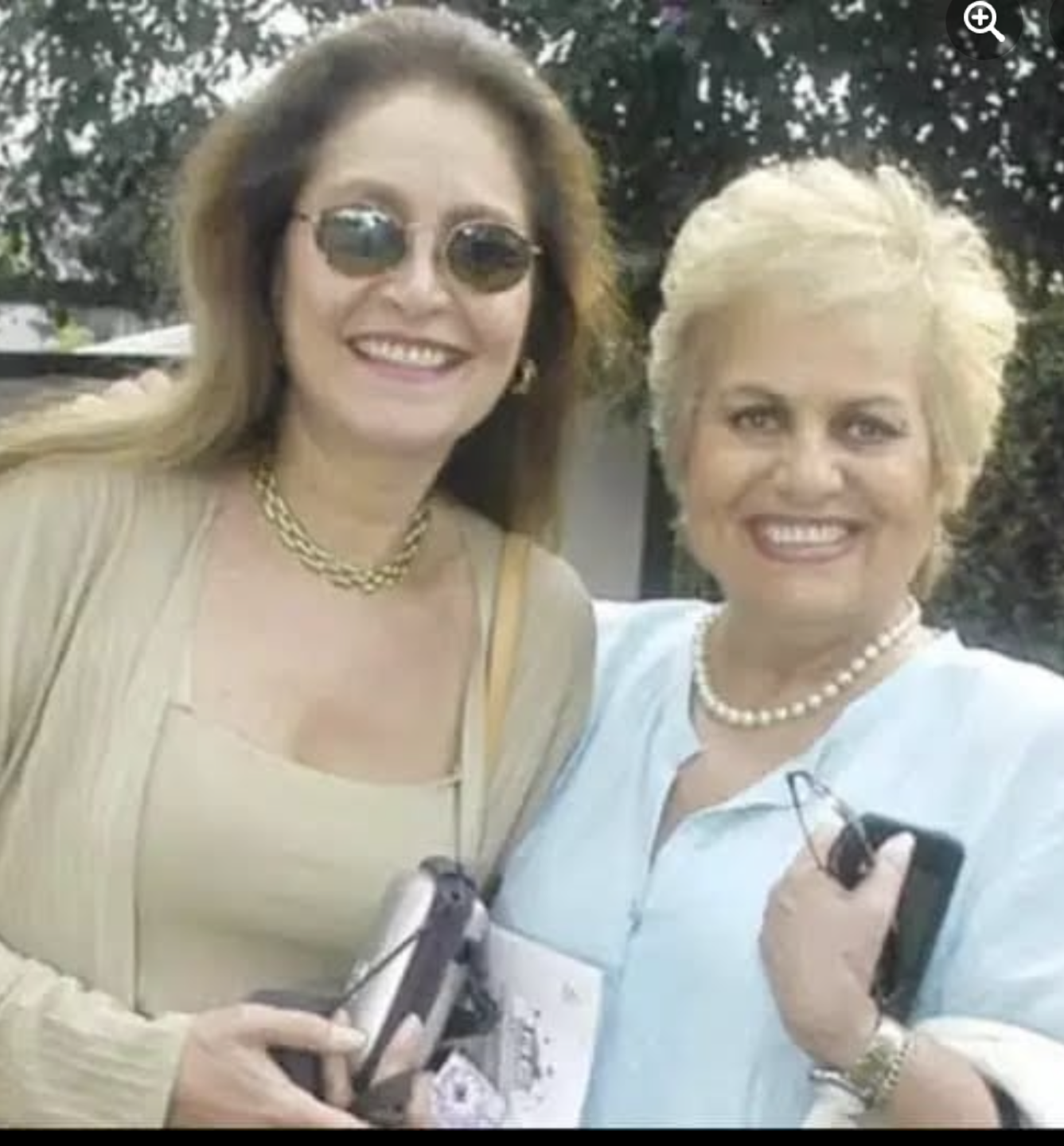 Tina Galindo y Daniela Romo