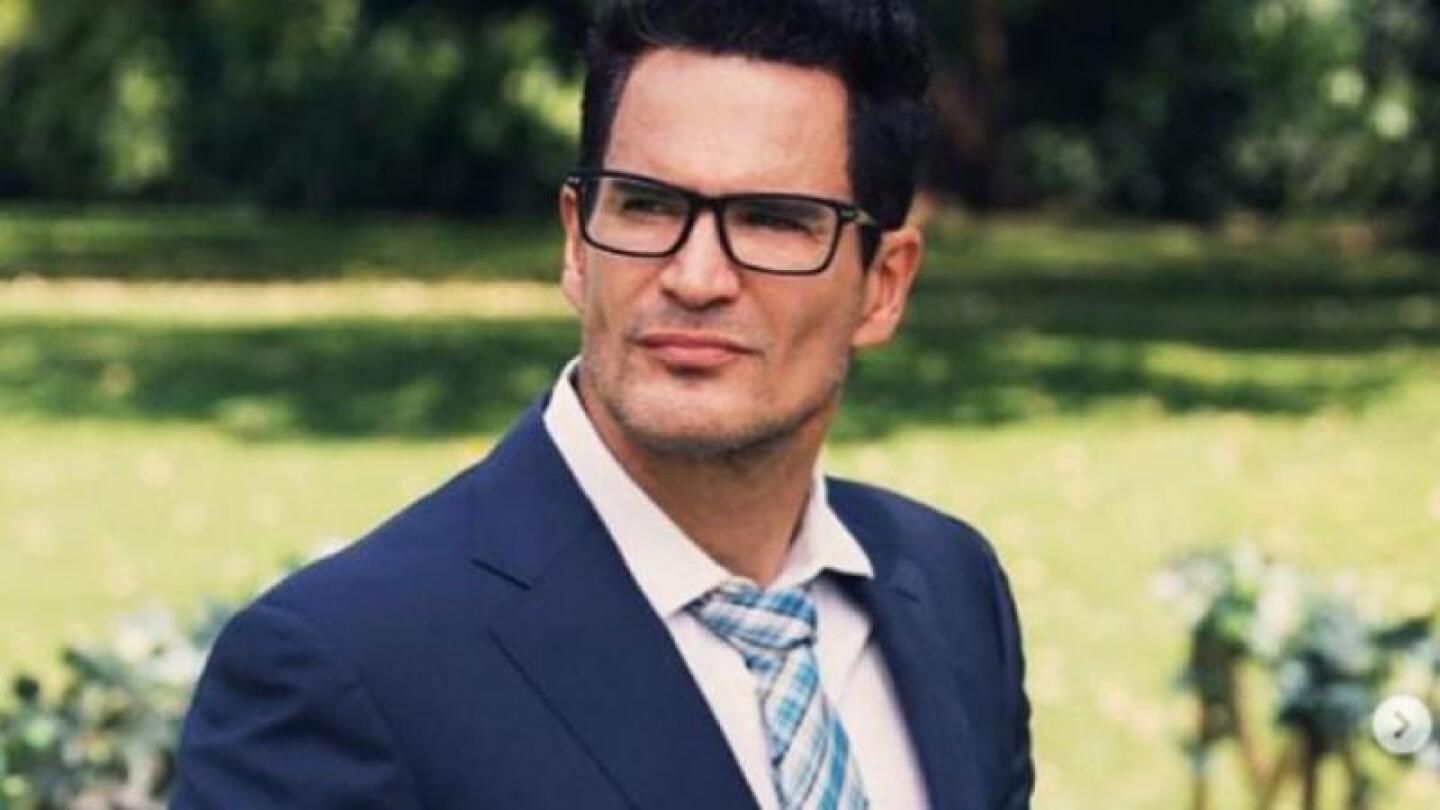 Julio Camejo está a favor de que los hombres apoyen a la mujer