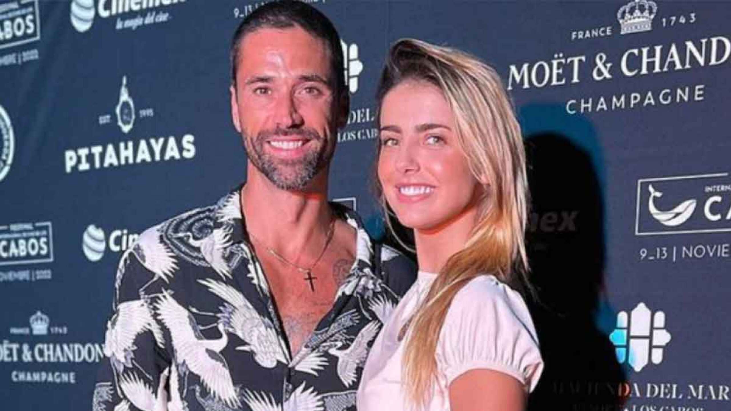 Michelle Renaud anuncia su embarazo