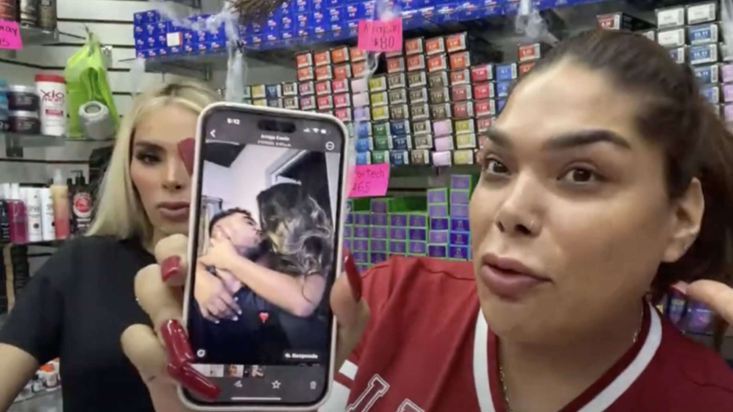 Evelyn comparte foto de Óscar Barajas siendo infiel a Kimberly