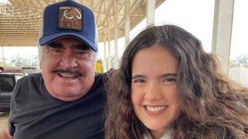 Vicente Fernández sigue hospitalizado 