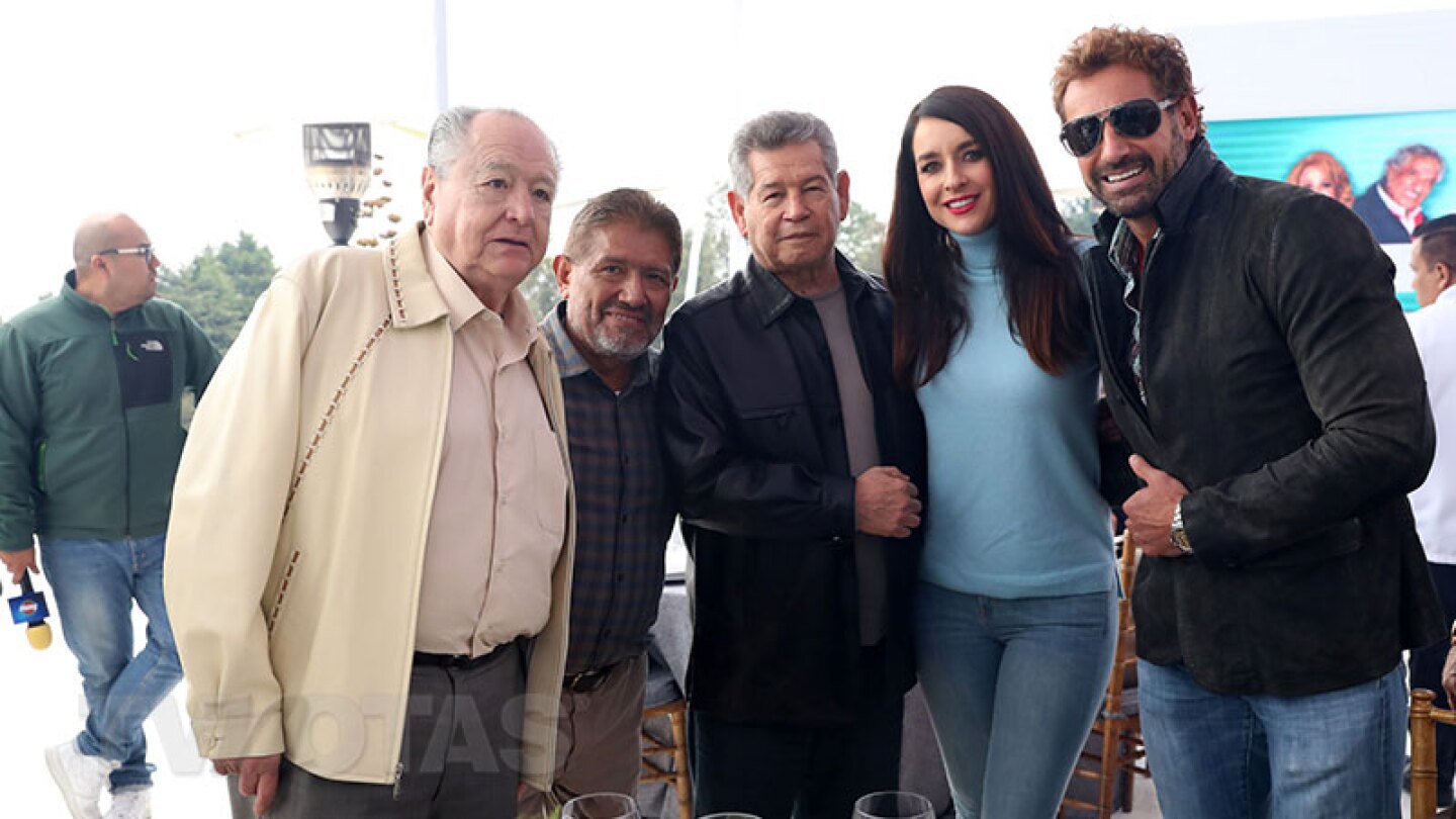 Juan Osorio celebra primer lugar de rating de ‘Mi marido tiene más familia’