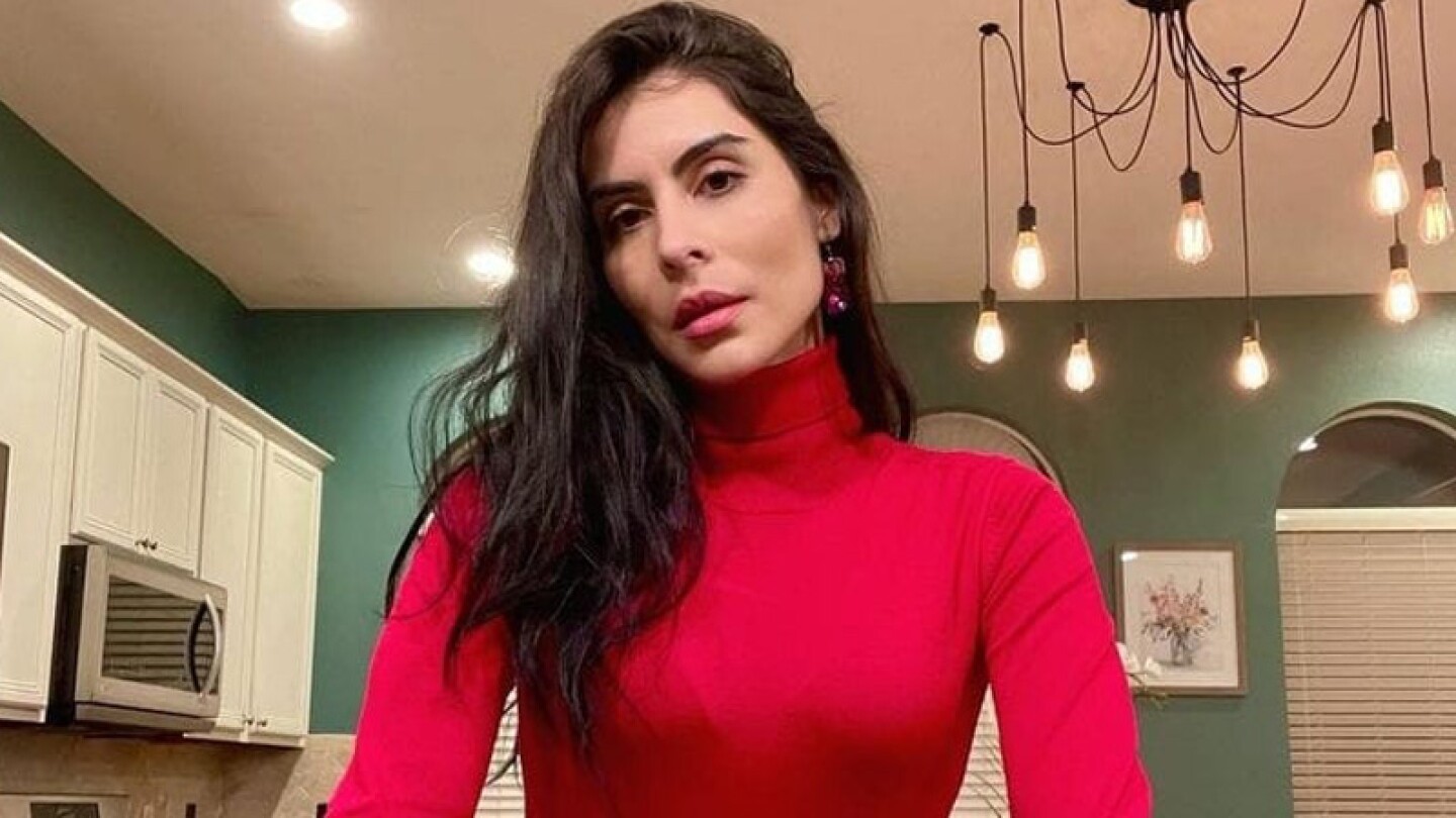 María León hizo más complicado el baile de Anitta