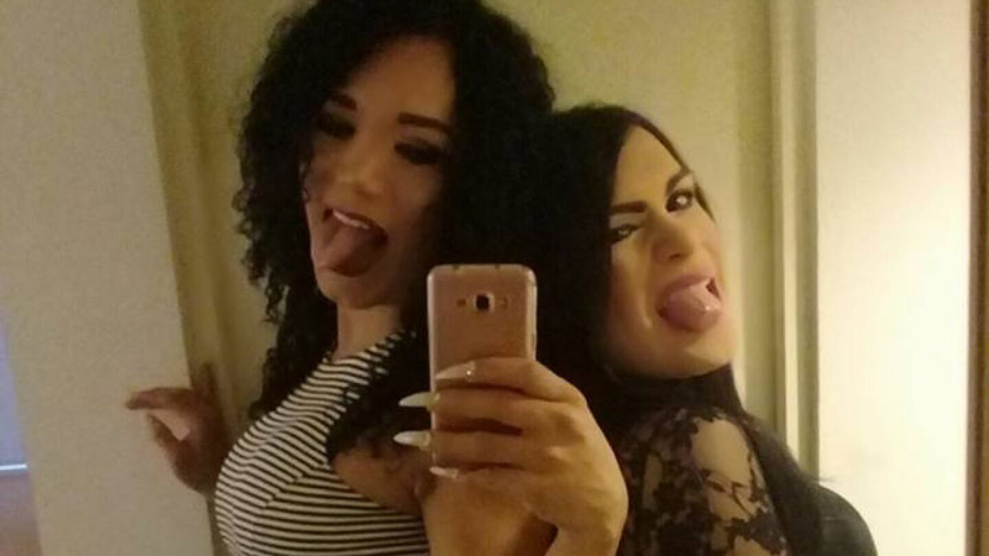 La Wendy y Paolita reaparecen para mostrar su rostro al natural.