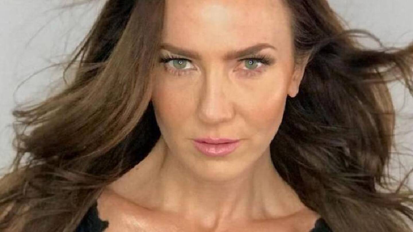 Karenka presume figura