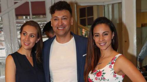 El cantante nos presumió parte de los ensayos.