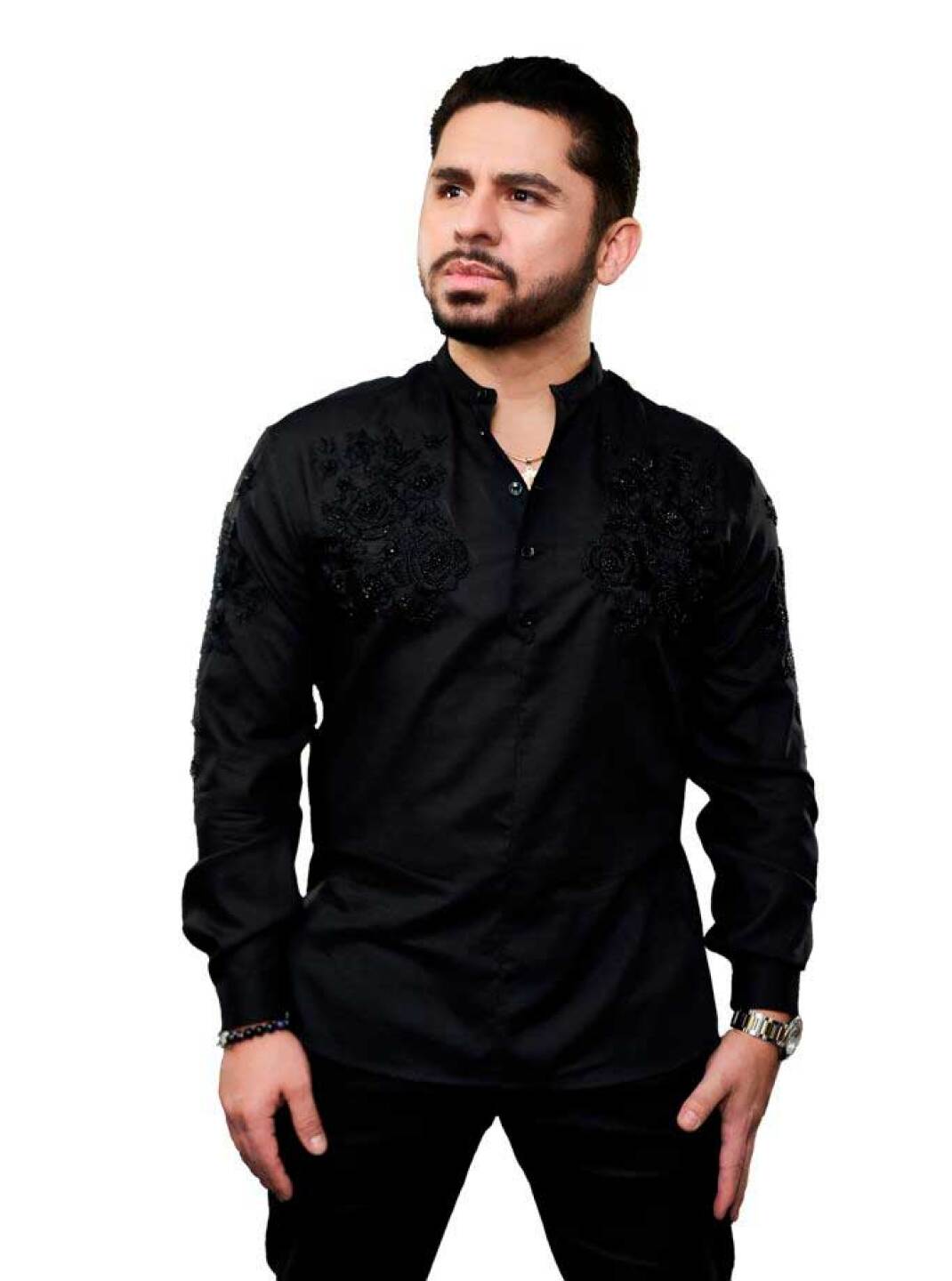 Larry Hernández