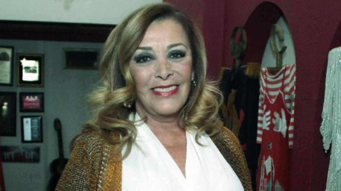 Sylvia Pasquel confiesa que como su hermana Alejandra Guzmán también llora en el escenario