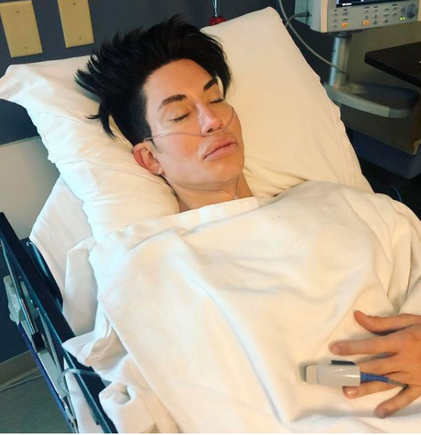 ken humano implantes piernas