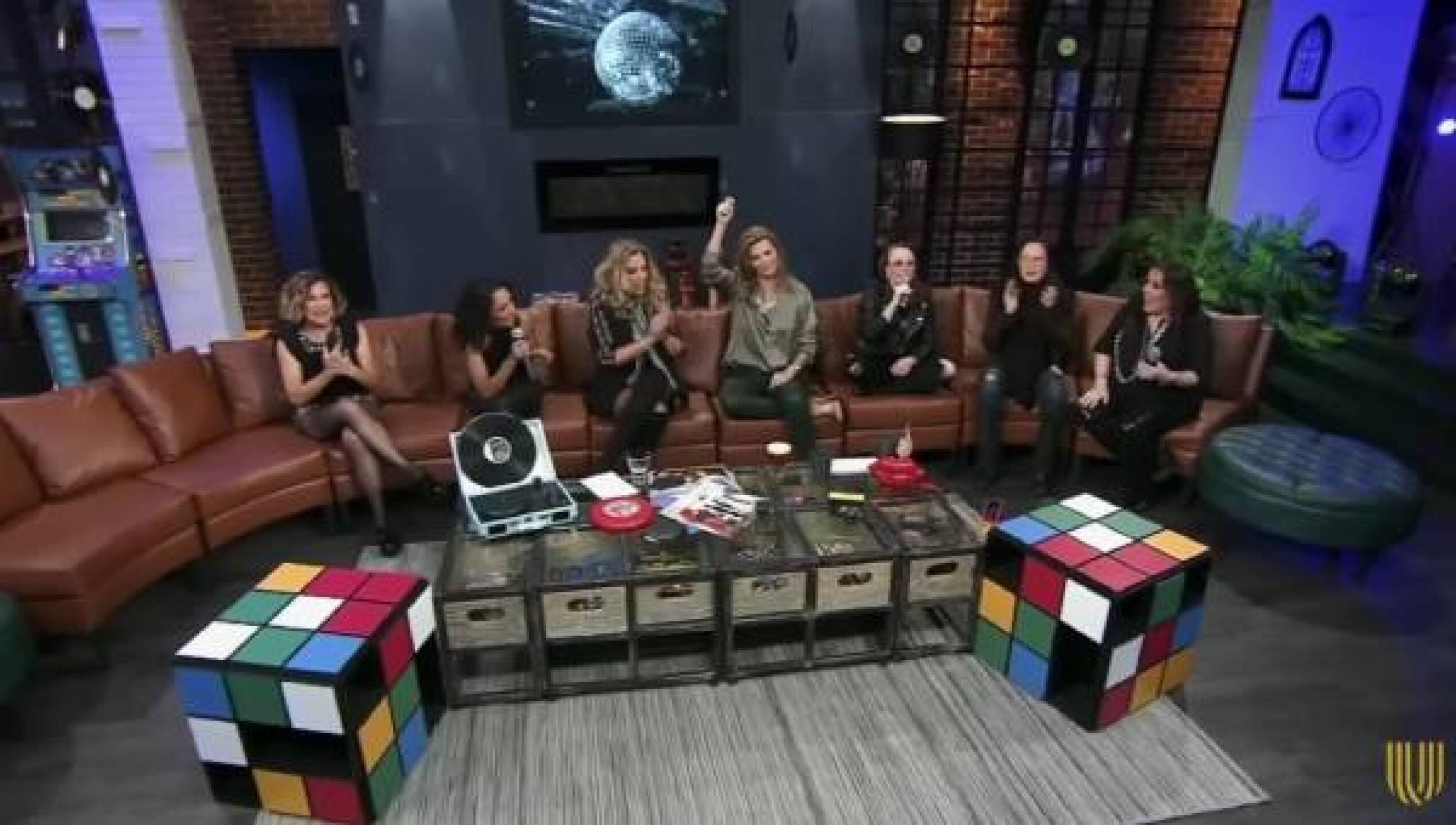 Pandora es un grupo musical femenino mexicano formado por María Fernanda Meade del Valle y las hermanas María Isabel y María Teresa Lascuráin Arrigunaga.