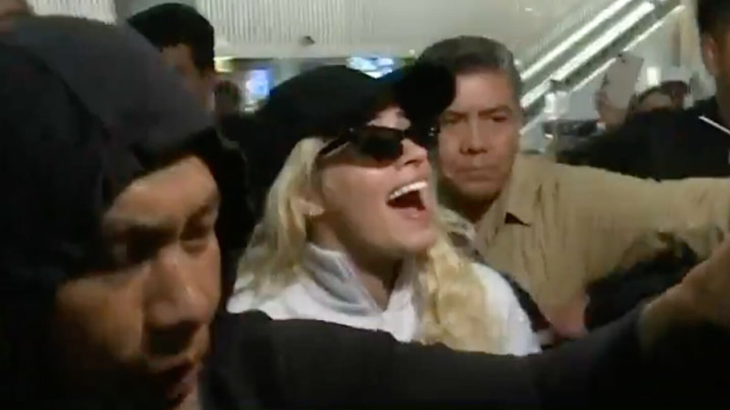 Camila Cabello llegando a México