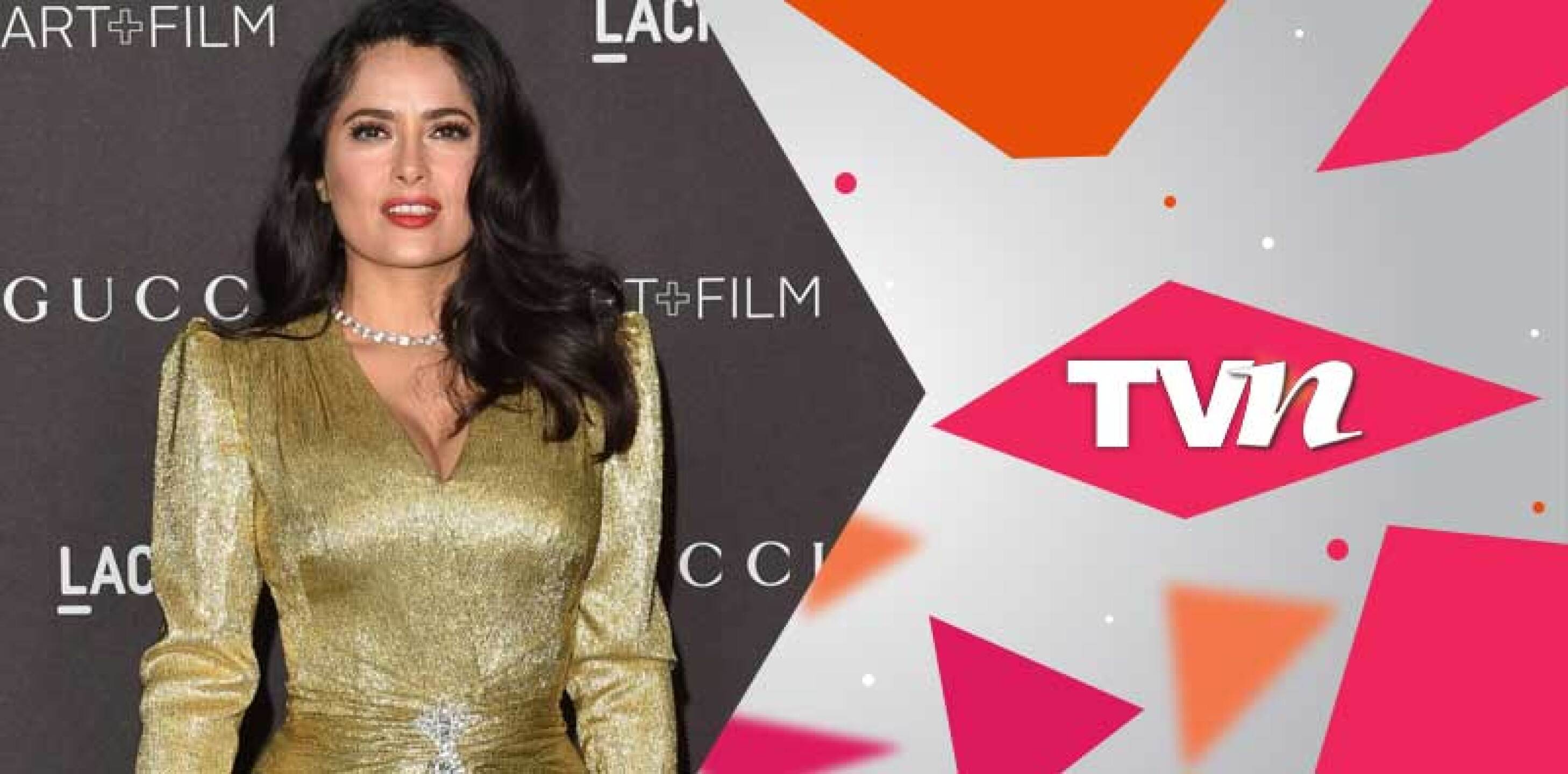 Salma Hayek despierta bajas pasiones bailando en embarrado traje de cuero.