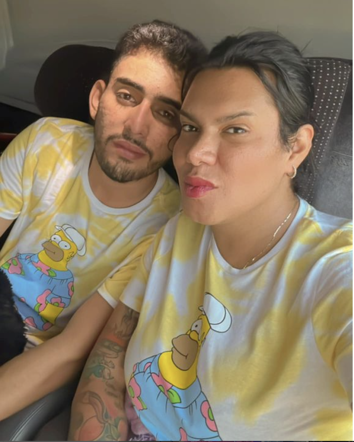 Kimberly y Óscara viajando