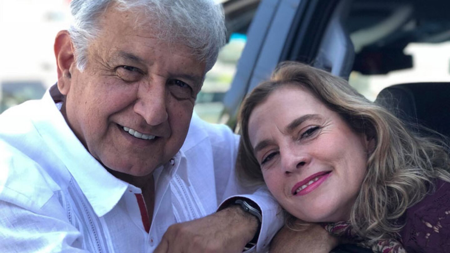 amlo y su esposa 