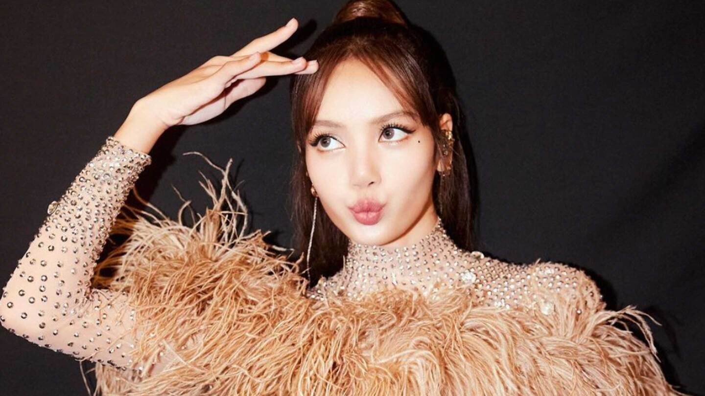 Lisa de BLACKPINK compra esquites y sus fans enloquecen ¿Está en México?