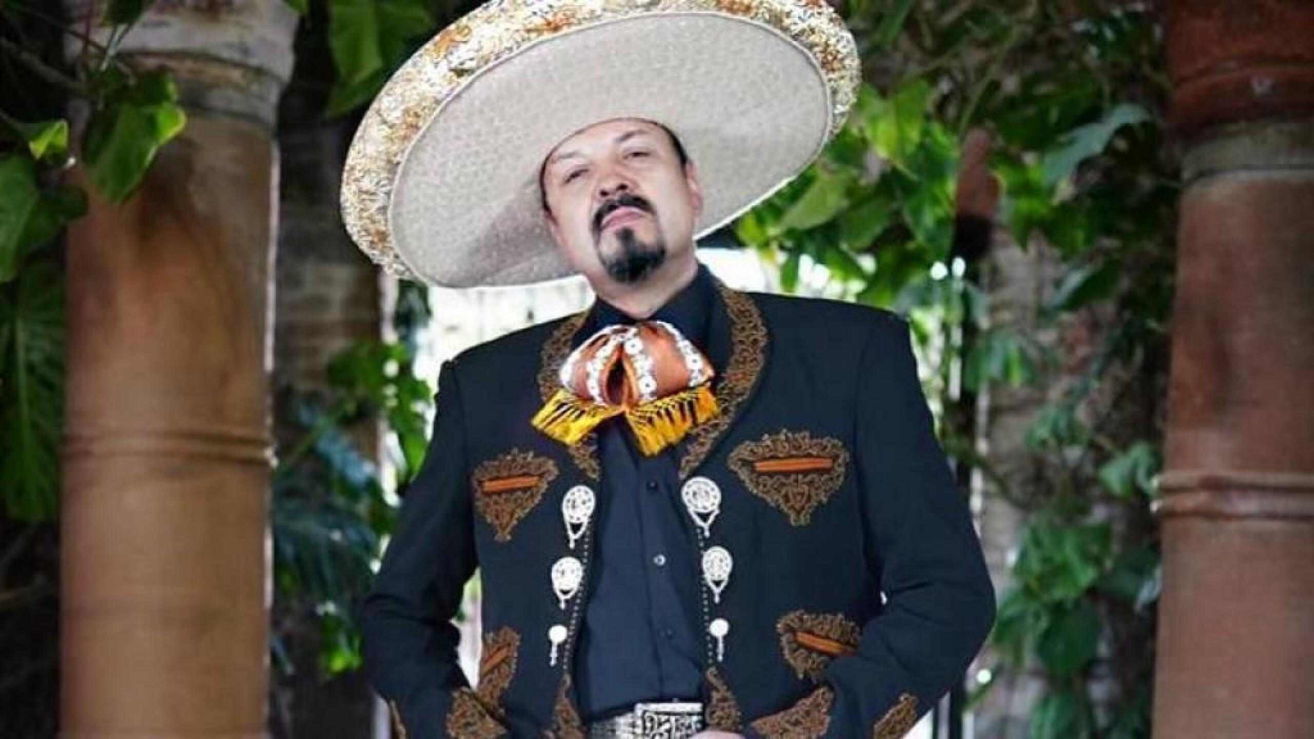 Pepe Aguilar mandará a su casa a los trabajadores que no se vacunen