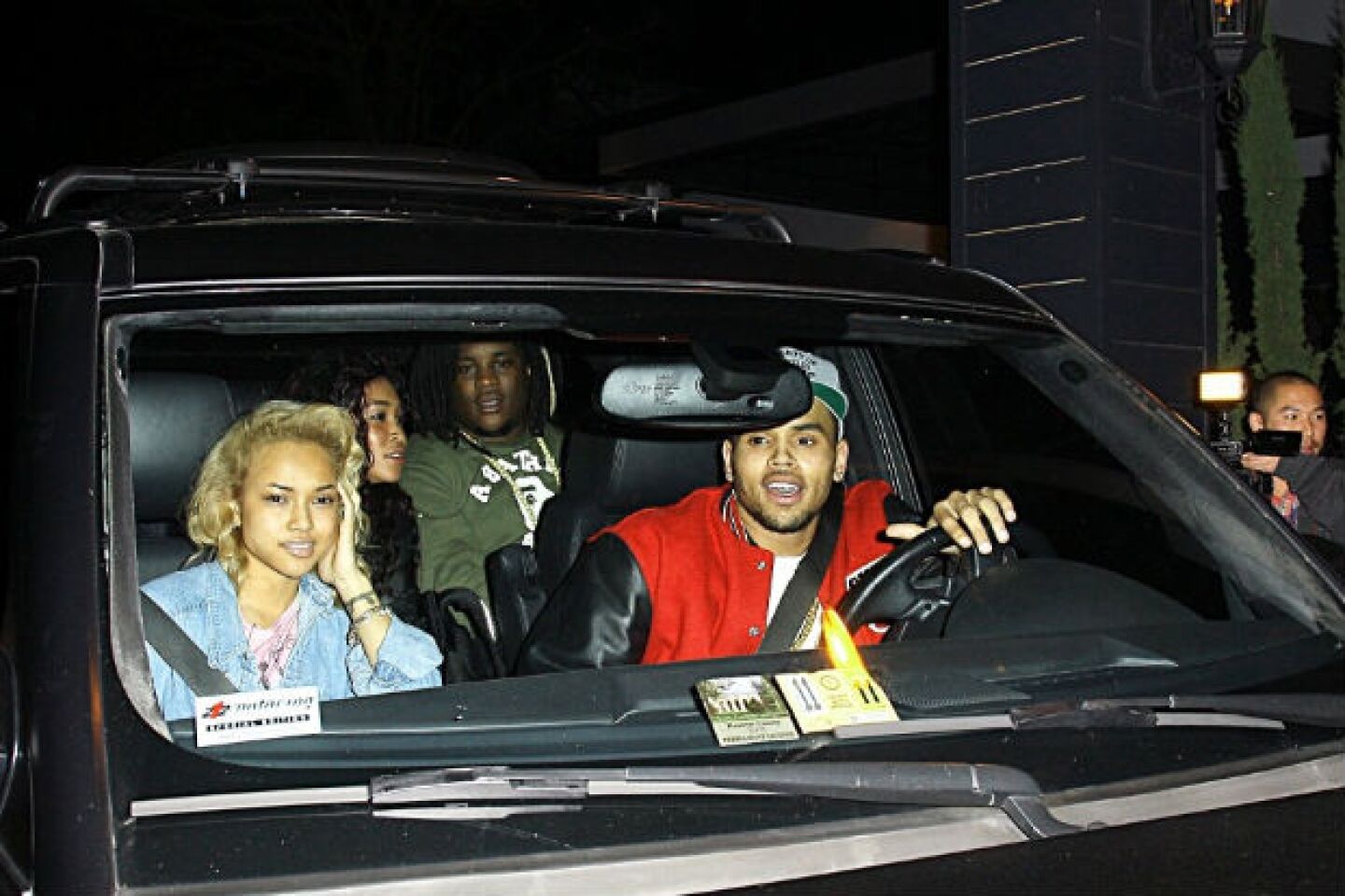 Chris Brown continúa buscando el amor de su ex pareja Karruche Tran.
