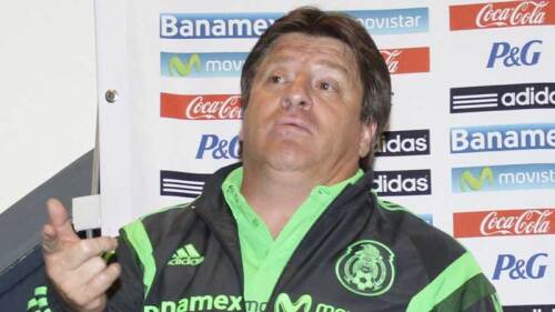 'El Piojo' encara a fotógrafo por llamarlo perdedor tras derrota.