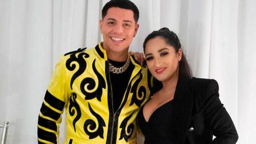 Eduin Caz felicitó a su esposa en pleno concierto de Grupo Firme y le llovieron críticas