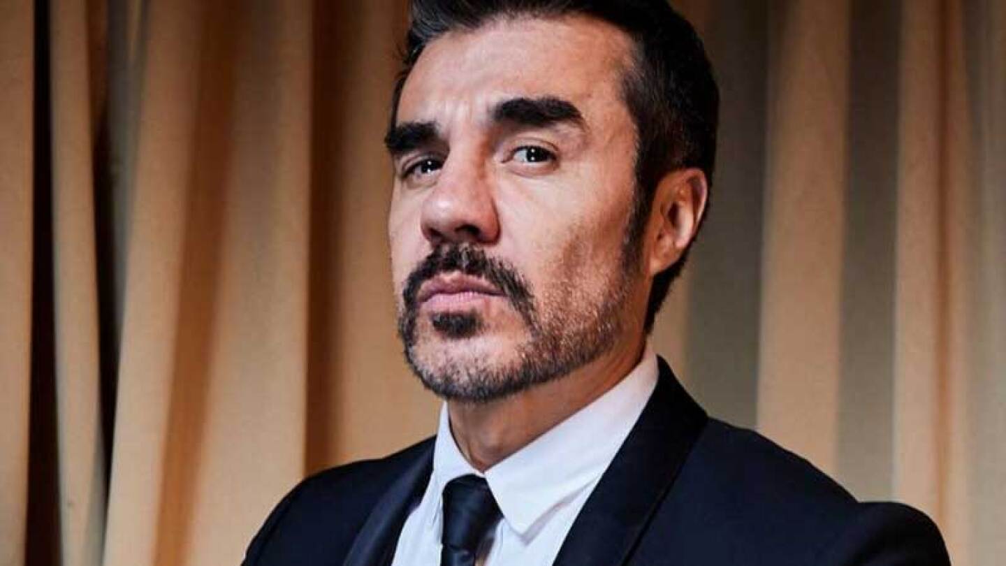 Adrián Uribe festejó sus 50 años