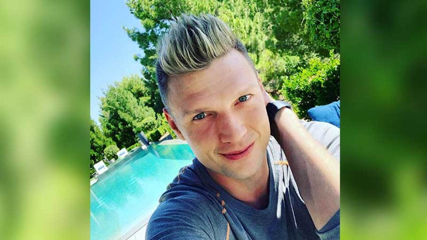 Nick Carter envió un fuerte tuit y su hermano Aaron respondió.