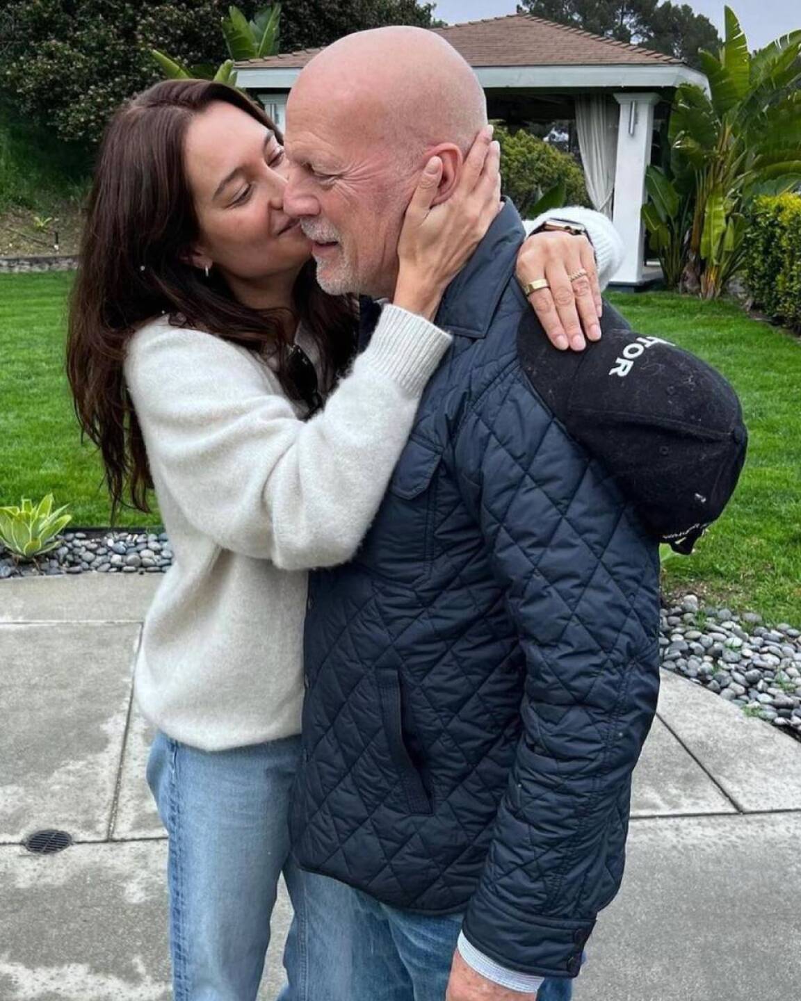 Bruce Willis acompañado por su familia 2023